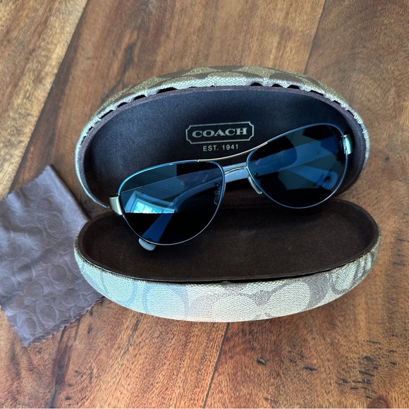 ☀️ COACH Signature Blue Ombré Pilot Aviator Sunglasses HC7009 with Case - Picture 2 of 14